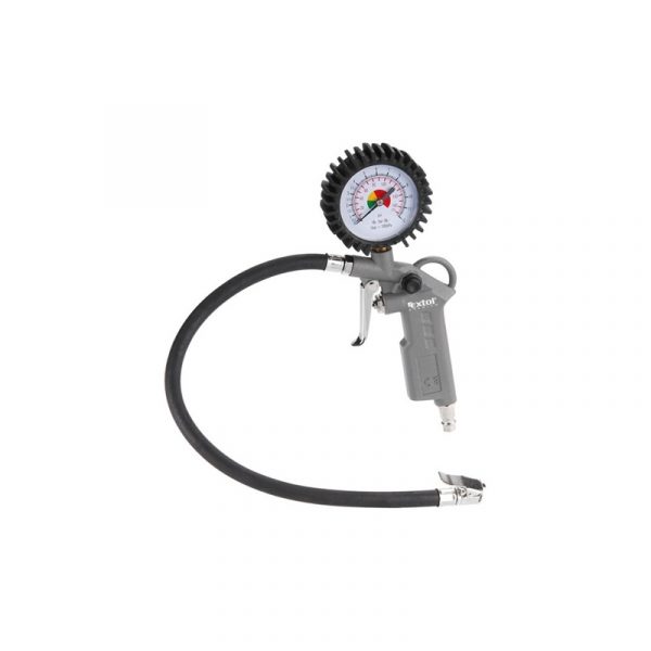 Gumiabroncs fúvató pisztoly manométerrel